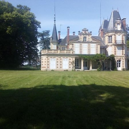 Chateau De Maucouvent Challuy Exterior foto