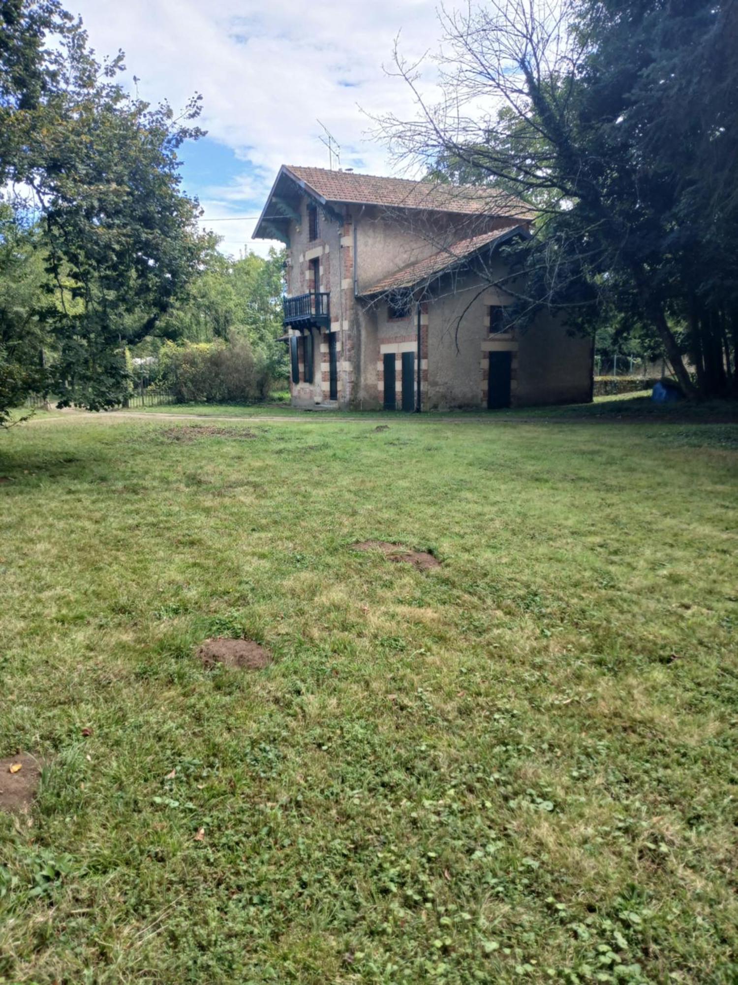Chateau De Maucouvent Challuy Exterior foto